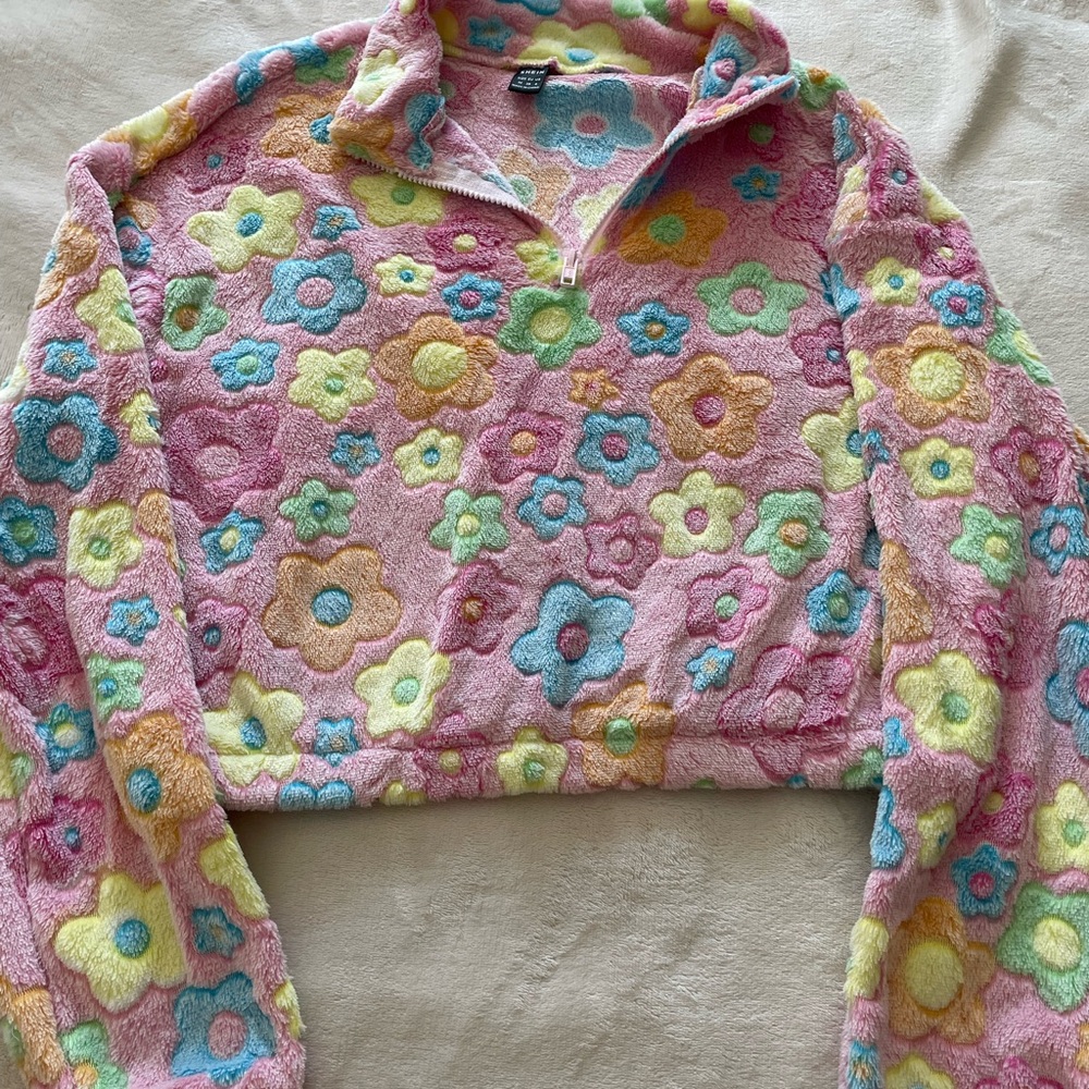 SHEIN Pastel Floral Fleece Top